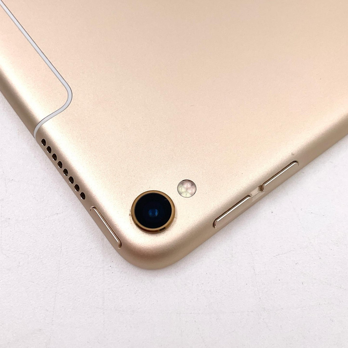 【最速発送】Apple iPad Pro 10.5インチ 第1世代 64GB ゴールド WiFi+Cellular au 白ロム【難有】