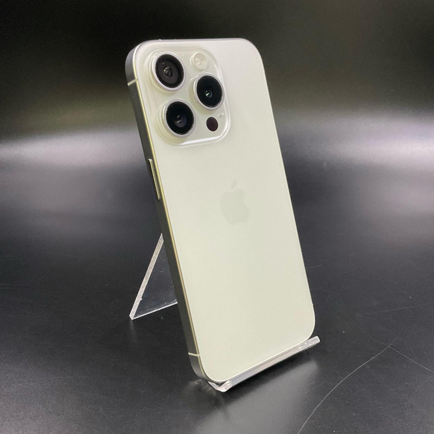 【全額返金保証】【最速発送】Apple iPhone iPhone 15 Pro 128GB ホワイトチタニウム 楽天モバイル 動作確認済 91%