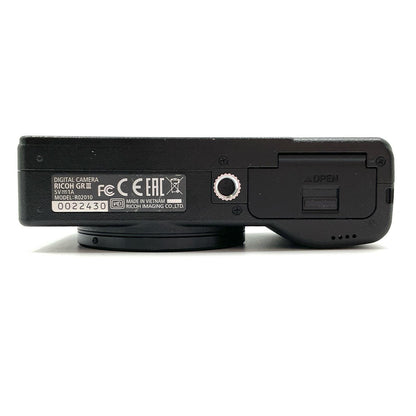 【全額返金保証】【最速発送】RICOH コンパクトデジタルカメラ RICOH GR III 超美品 動作確認済