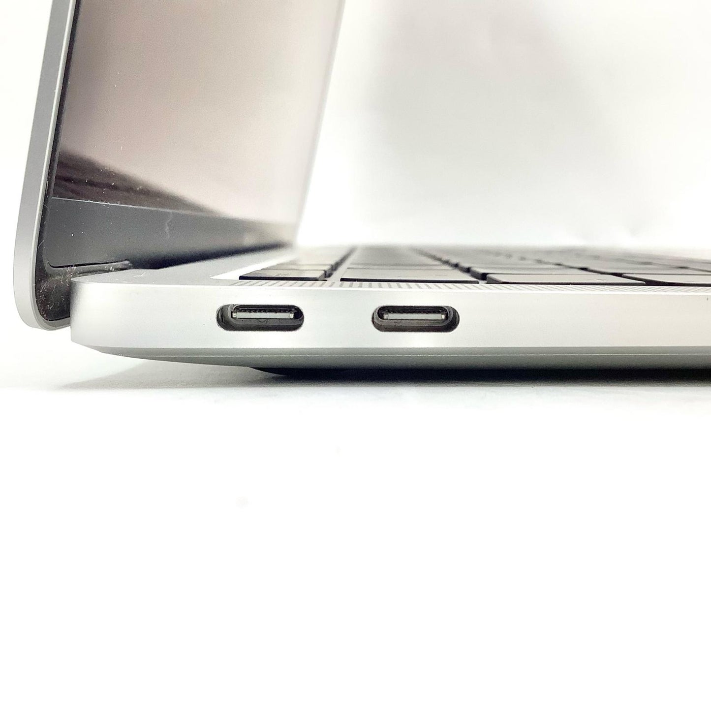 【全額返金保証】【最速発送】Apple MacBook Air 13インチ 2020 Apple M1 8GB SSD 256GB シルバー 99% 美品 動作確認済