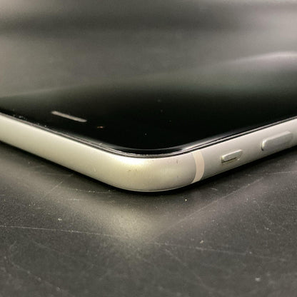 【全額返金保証】【最速発送】Apple iPhone iPhone SE（第2世代） 128GB ホワイト au 白ロム 動作確認済 79%