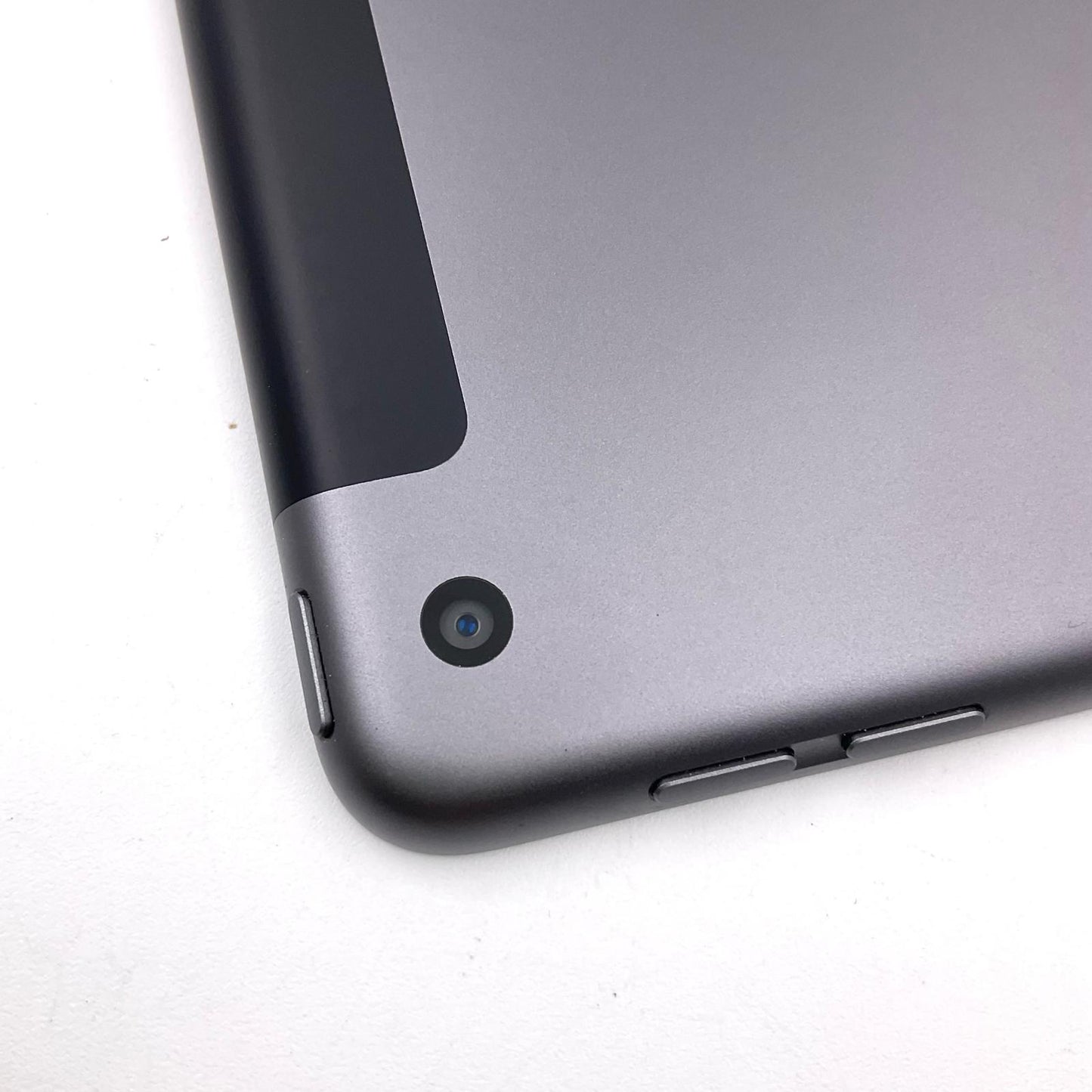 【全額返金保証】【最速発送】Apple iPad iPad 10.2インチ 第7世代 32GB スペースグレイ WiFi+Cellular 超美品 動作確認済