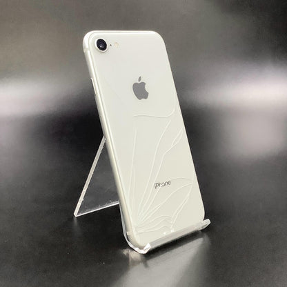 【最速発送】Apple iPhone iPhone 8 64GB シルバー docomo 白ロム【難有】 57%