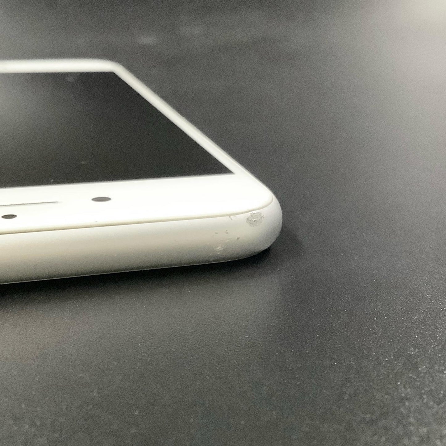 【最速発送】Apple iPhone iPhone 8 64GB シルバー docomo 白ロム【難有】 57%