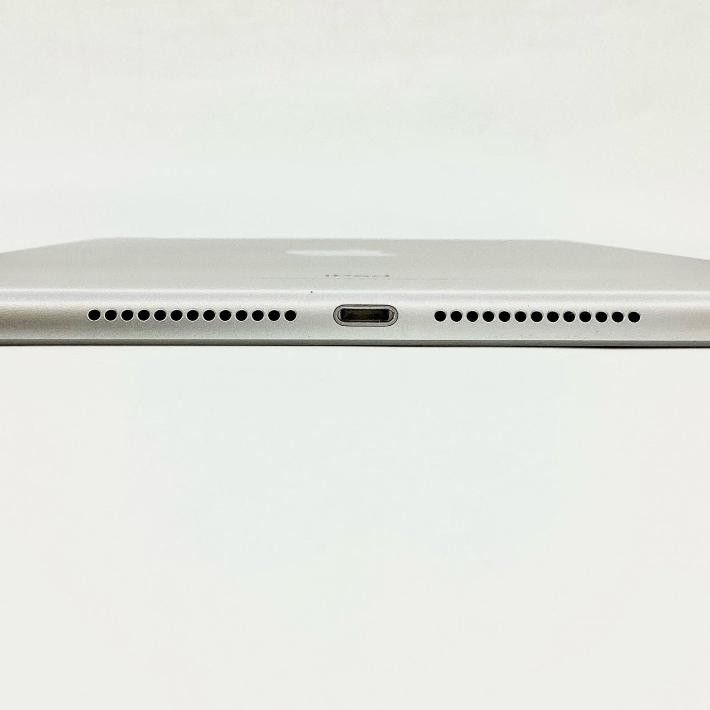 【全額返金保証】【最速発送】Apple iPad iPad 9.7インチ 第5世代 32GB シルバー WiFi+Cellular docomo SIMフリー 白ロム 美品 動作確認済