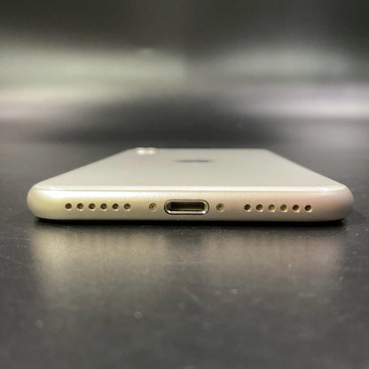 【全額返金保証】【最速発送】Apple iPhone iPhone SE（第3世代） 64GB スターライト Softbank 白ロム 動作確認済 83%