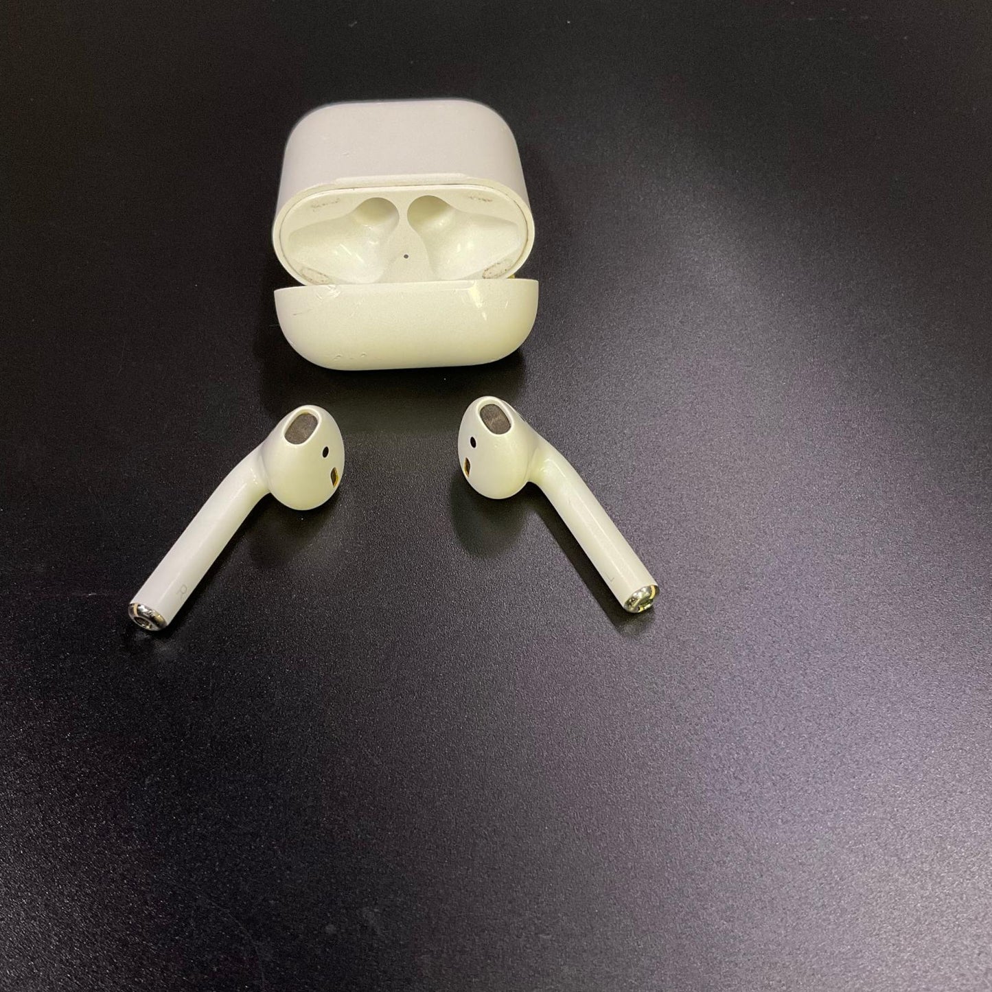 【全額返金保証】【最速発送】Apple AirPods（第2世代） 美品 動作確認済