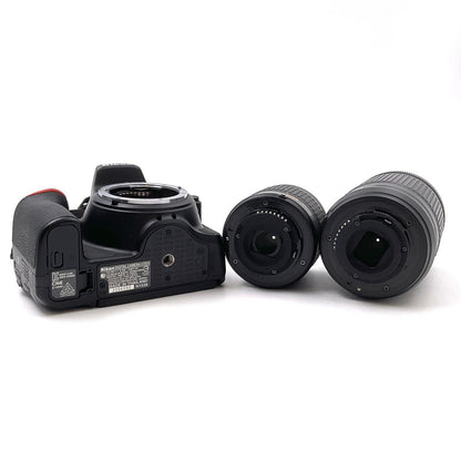 【全額返金保証】【最速発送】Nikon デジタル一眼 D5600 ダブルズームキット ブラック 美品 動作確認済