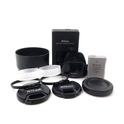 【全額返金保証】【最速発送】Nikon デジタル一眼 D5600 ダブルズームキット ブラック 美品 動作確認済