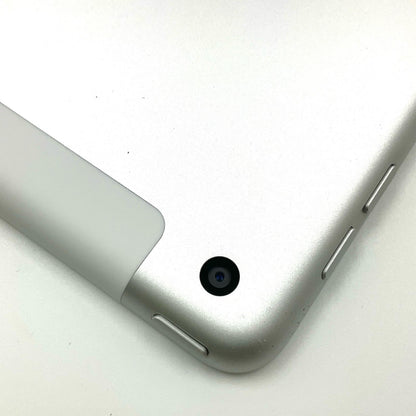 【全額返金保証】【最速発送】Apple iPad iPad 10.2インチ 第9世代 64GB シルバー WiFi+Cellular au 白ロム 美品 動作確認済
