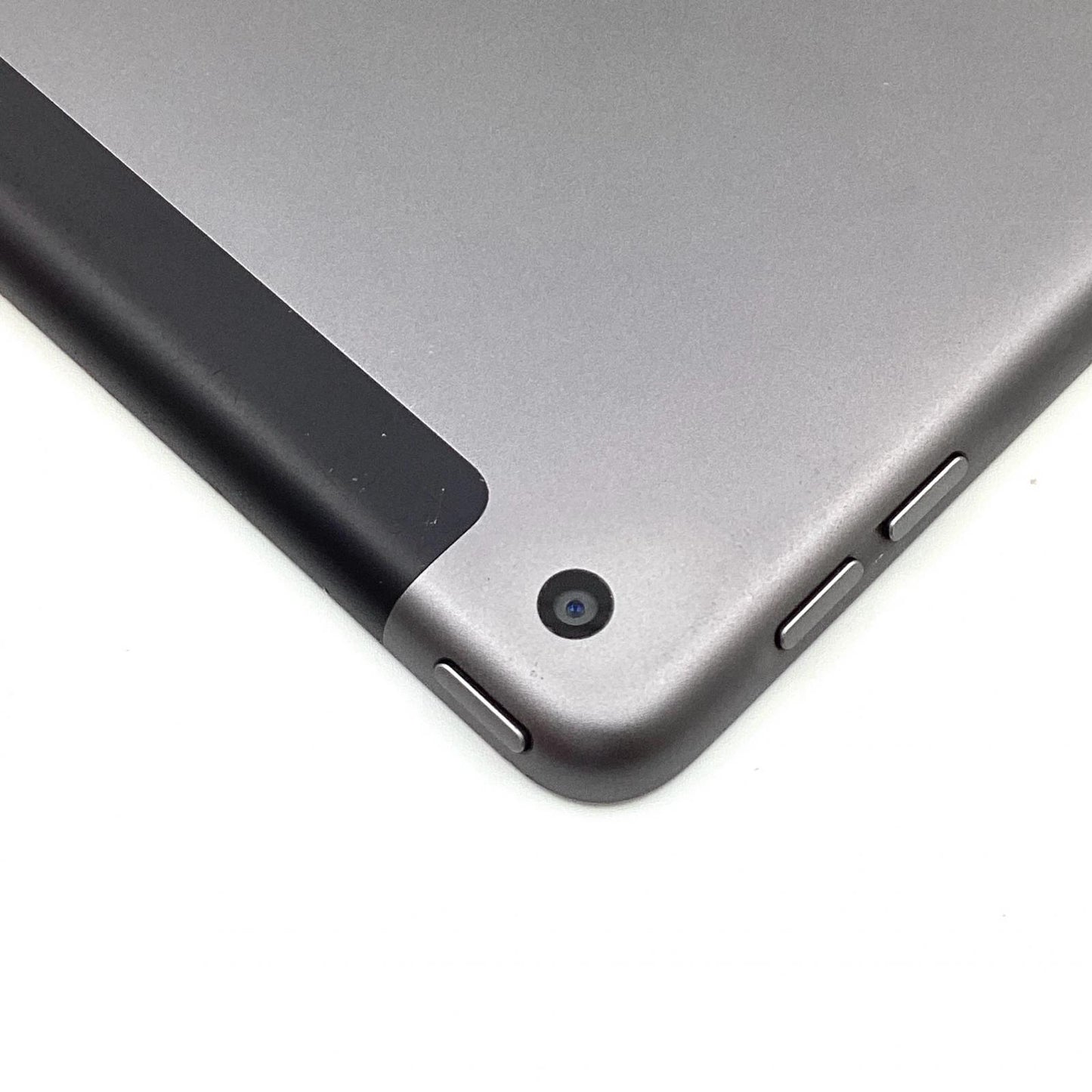 【全額返金保証】【最速発送】Apple iPad iPad 10.2インチ 第7世代 32GB スペースブラック WiFi+Cellular au 白ロム 動作確認済