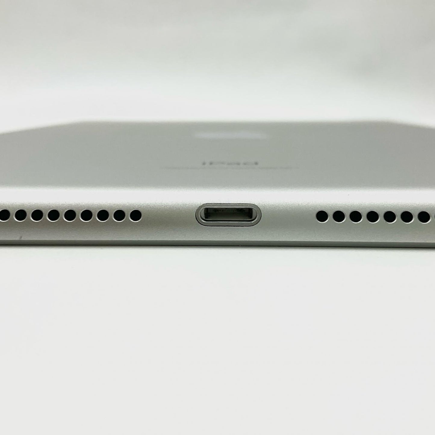 【全額返金保証】【最速発送】Apple iPad iPad 10.2インチ 第9世代 64GB シルバー WiFi+Cellular au 白ロム 美品 動作確認済