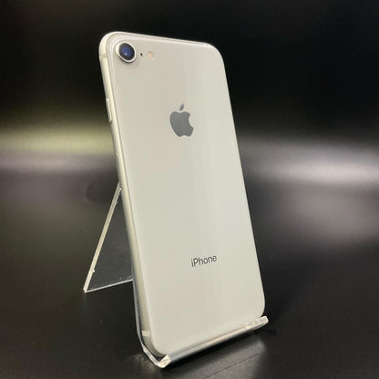 【全額返金保証】【最速発送】Apple iPhone iPhone 8 64GB シルバー docomo 白ロム 動作確認済 84%