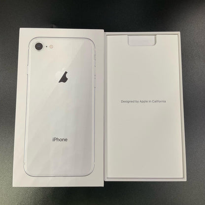 【全額返金保証】【最速発送】Apple iPhone iPhone 8 64GB シルバー docomo 白ロム 動作確認済 84%