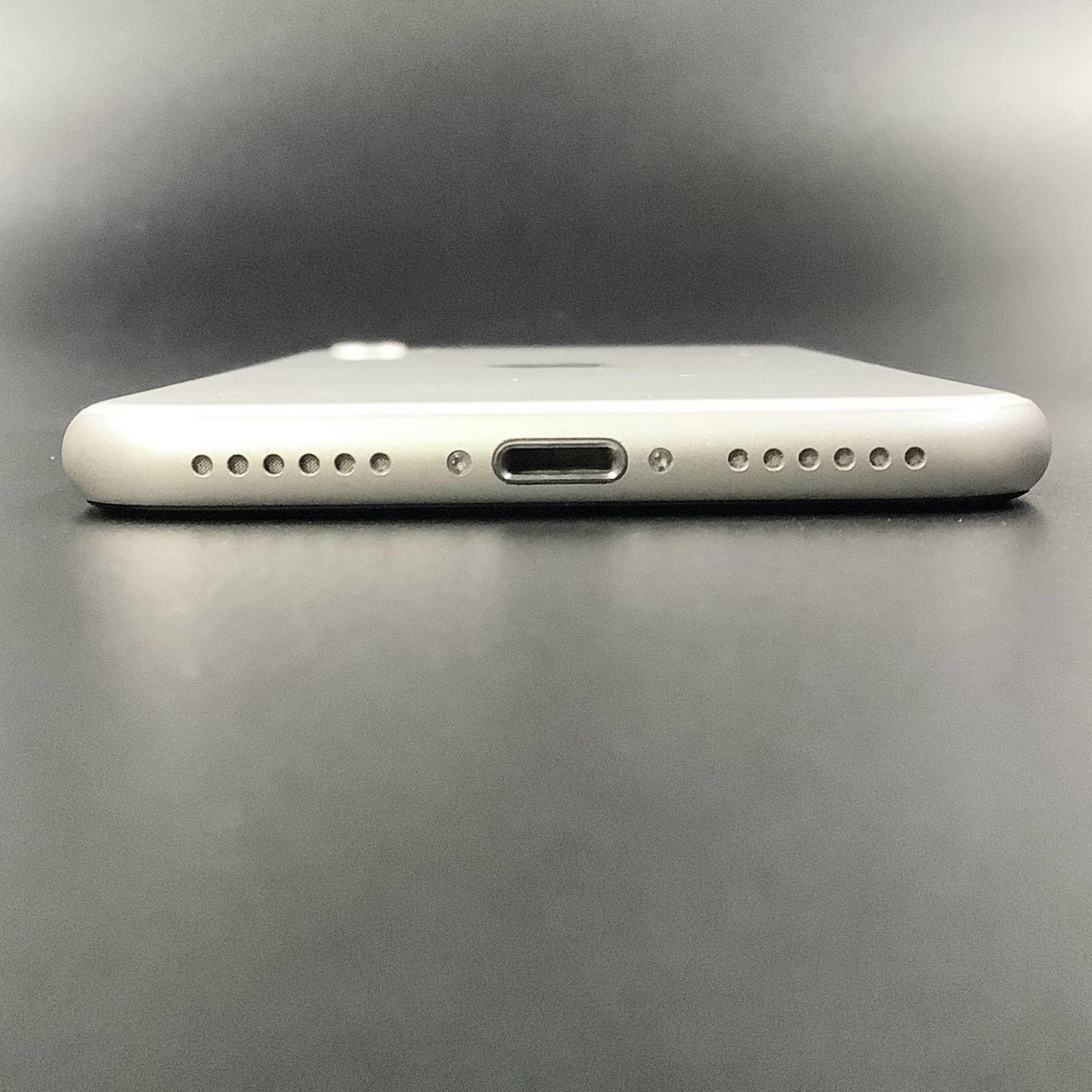 【全額返金保証】【最速発送】Apple iPhone iPhone SE（第3世代） 64GB ホワイト SIMフリー 白ロム 動作確認済 87%