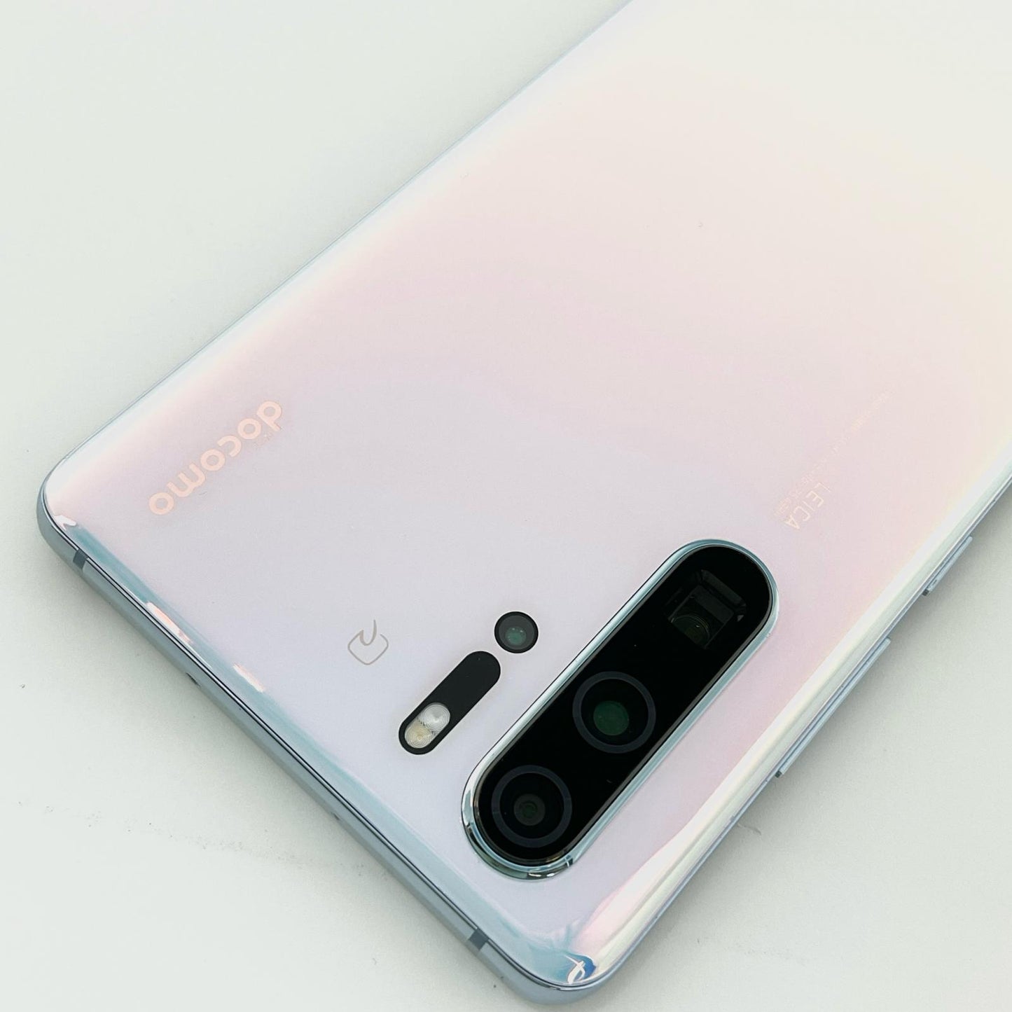【全額返金保証】【最速発送】Huawei P 30 Pro 128GB ブリージングクリスタル docomo HW-02L 白ロム 動作確認済