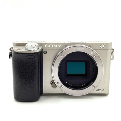 【全額返金保証】【最速発送】Sony デジタル一眼 α6000 ILCE-6000 ボディ [シルバー] 動作確認済