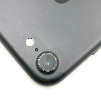 【全額返金保証】【最速発送】Apple iPhone iPhone 7 32GB ブラック au 白ロム 動作確認済 73%