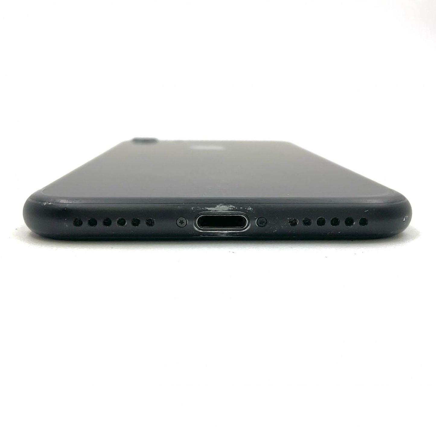 【全額返金保証】【最速発送】Apple iPhone iPhone 7 32GB ブラック au 白ロム 動作確認済 73%