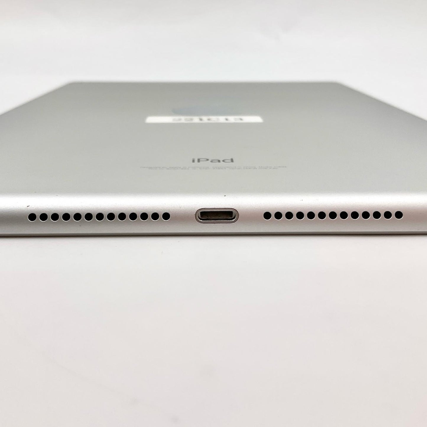 【全額返金保証】【最速発送】Apple iPad 第6世代 32GB シルバー Wi-Fi 動作確認済
