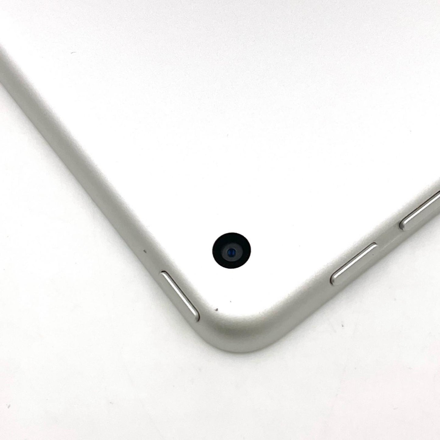 【全額返金保証】【最速発送】Apple iPad 第6世代 32GB シルバー Wi-Fi 動作確認済