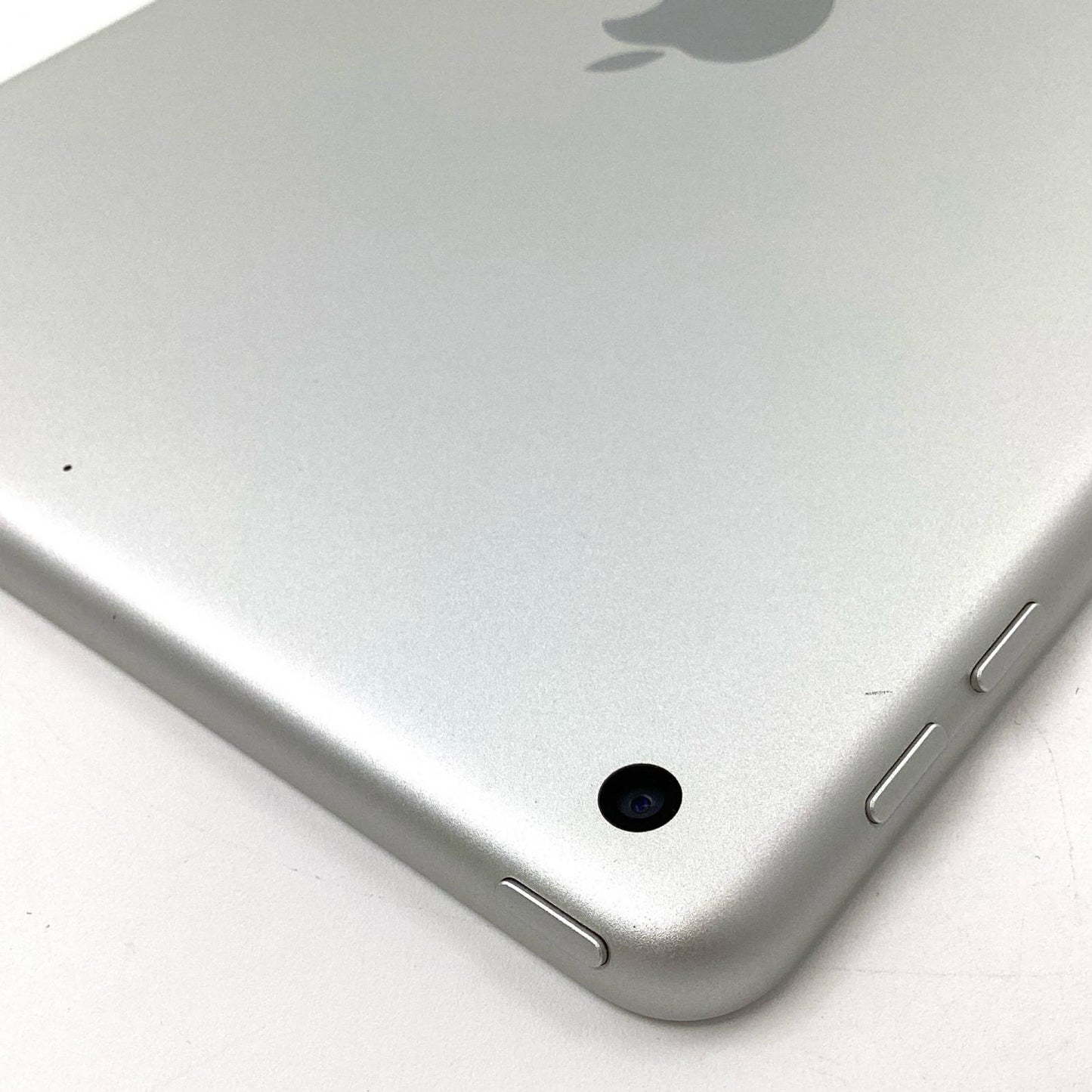 【全額返金保証】【最速発送】Apple iPad 第6世代 32GB シルバー Wi-Fi 動作確認済