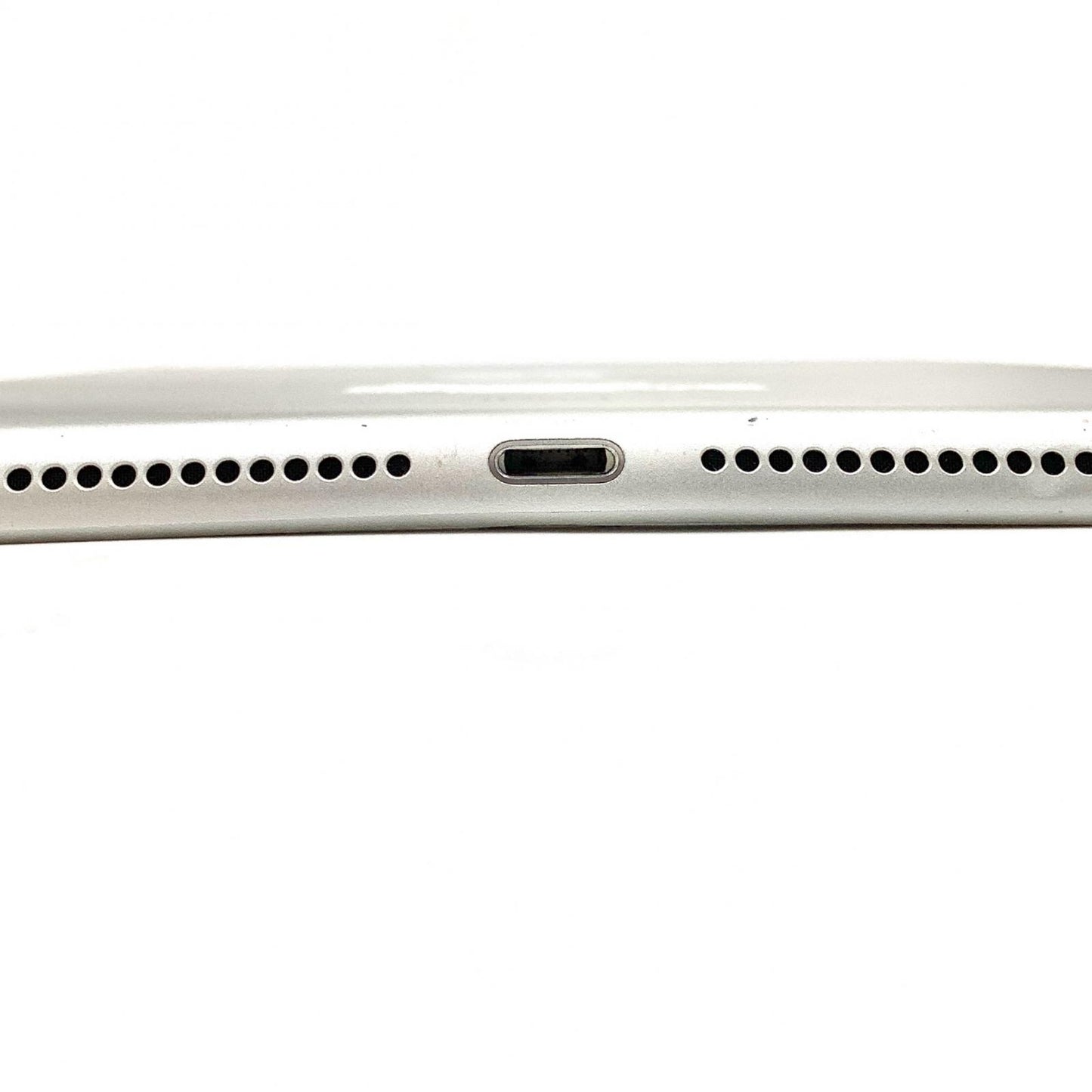 【最速発送】Apple iPad 第6世代 32GB シルバー Wi-Fi【難有】