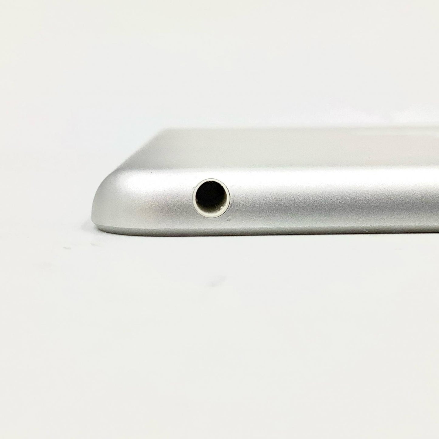 【全額返金保証】【最速発送】Apple iPad 第6世代 32GB シルバー Wi-Fi 動作確認済