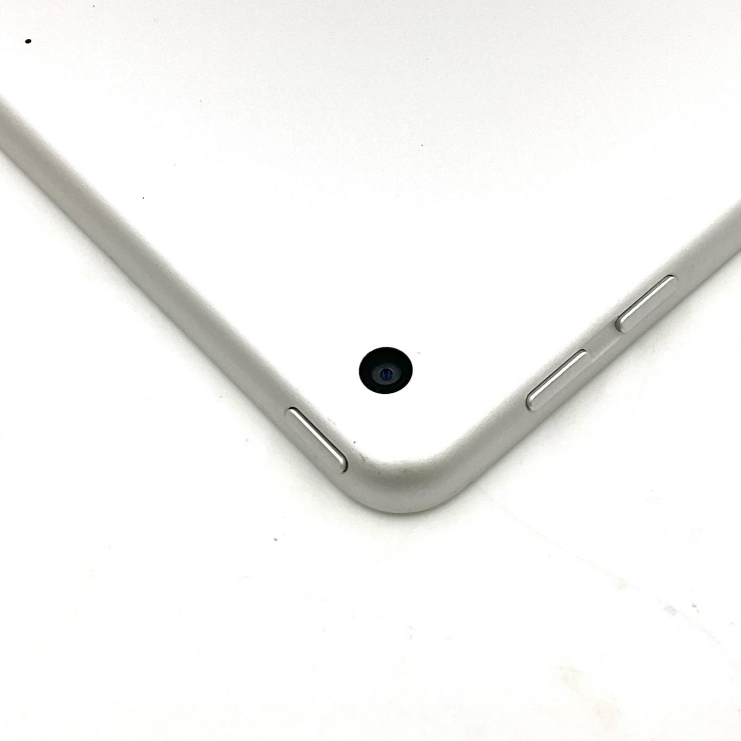 【全額返金保証】【最速発送】Apple iPad 第6世代 32GB シルバー Wi-Fi 動作確認済