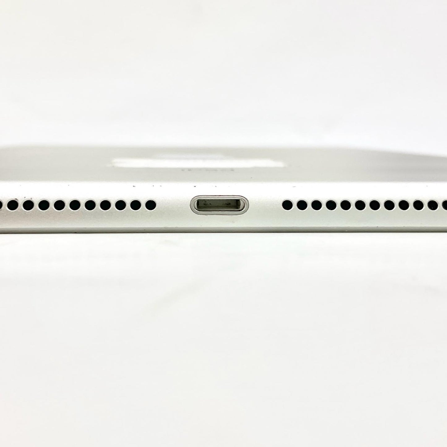 【全額返金保証】【最速発送】Apple iPad 第6世代 32GB シルバー Wi-Fi 動作確認済