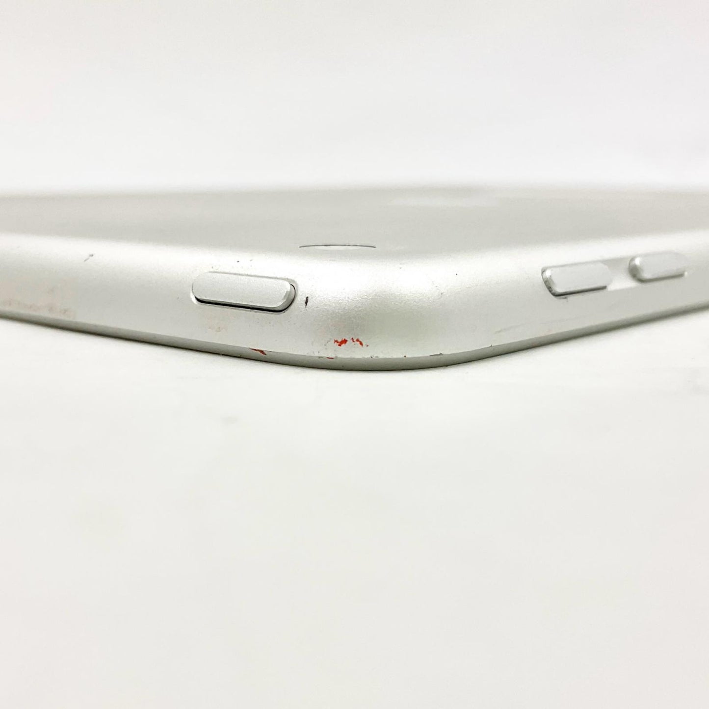 【全額返金保証】【最速発送】Apple iPad 第6世代 32GB シルバー Wi-Fi 動作確認済