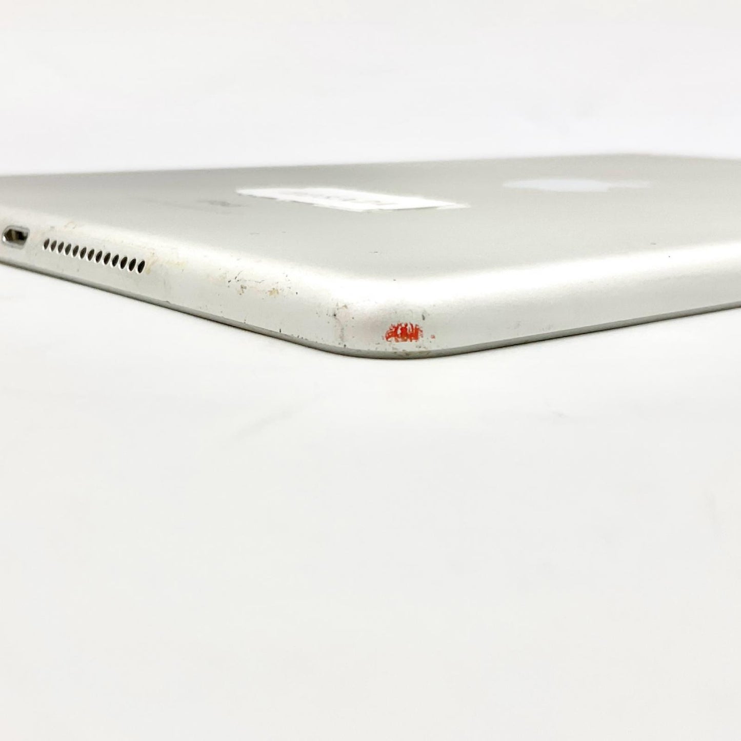 【全額返金保証】【最速発送】Apple iPad 第6世代 32GB シルバー Wi-Fi 動作確認済