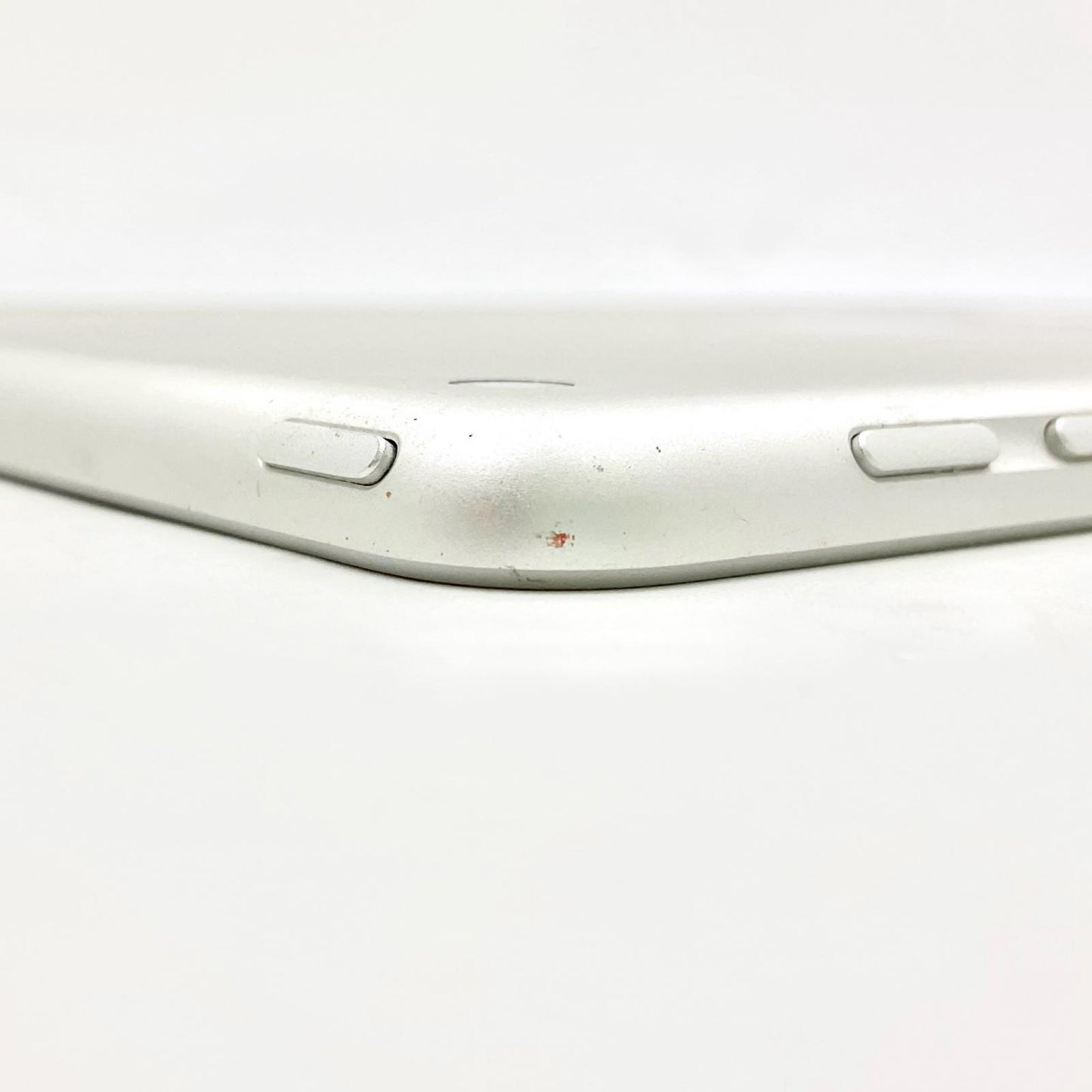 【全額返金保証】【最速発送】Apple iPad 第6世代 32GB シルバー Wi-Fi 動作確認済