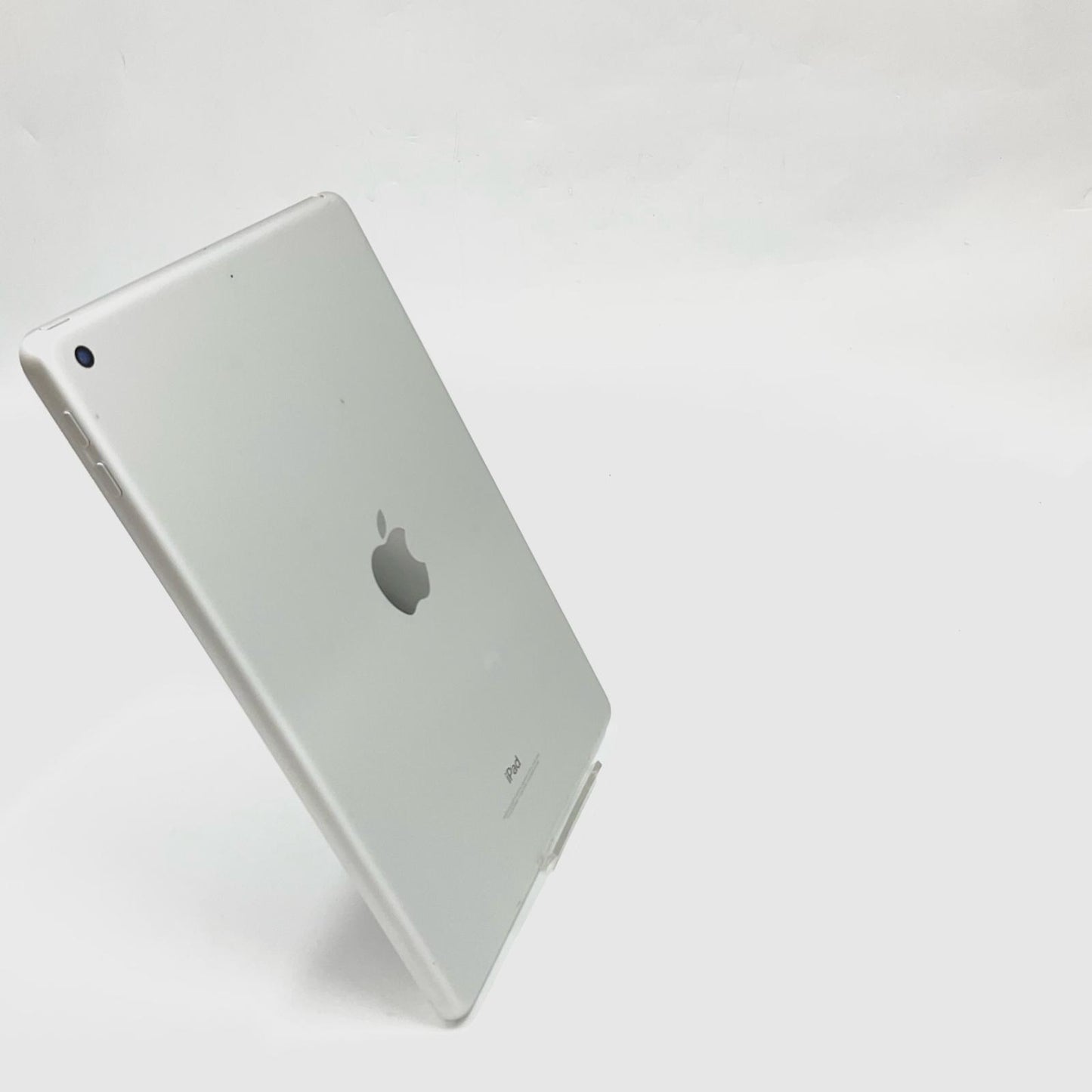 【全額返金保証】【最速発送】Apple iPad 第6世代 32GB シルバー Wi-Fi 動作確認済