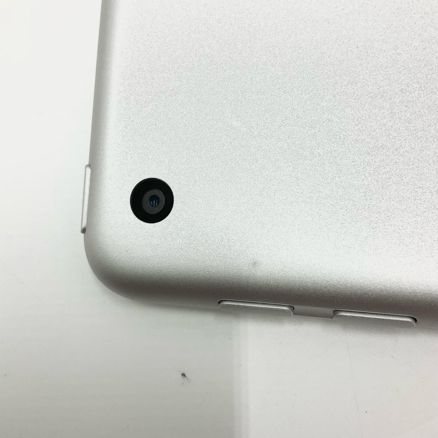 【全額返金保証】【最速発送】Apple iPad 第6世代 32GB シルバー Wi-Fi 動作確認済