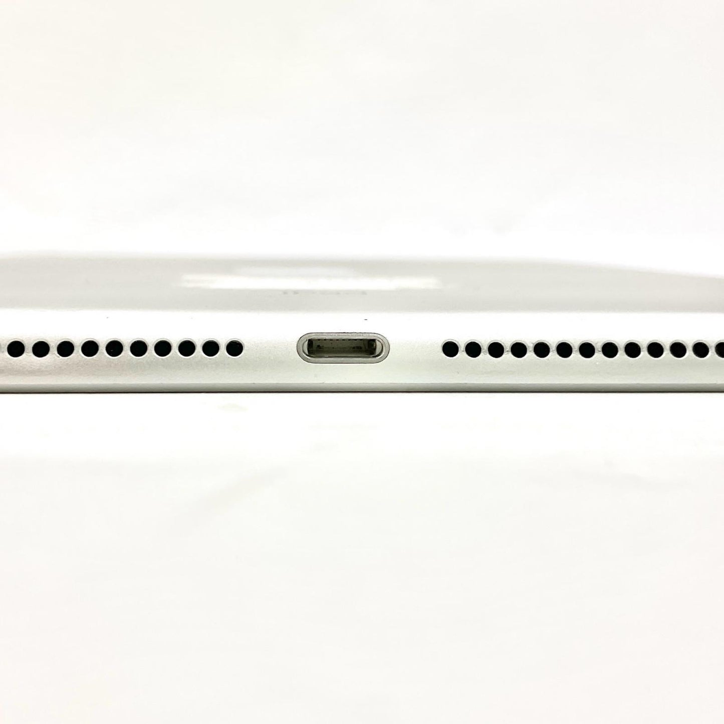 【全額返金保証】【最速発送】Apple iPad 第6世代 32GB シルバー Wi-Fi 動作確認済