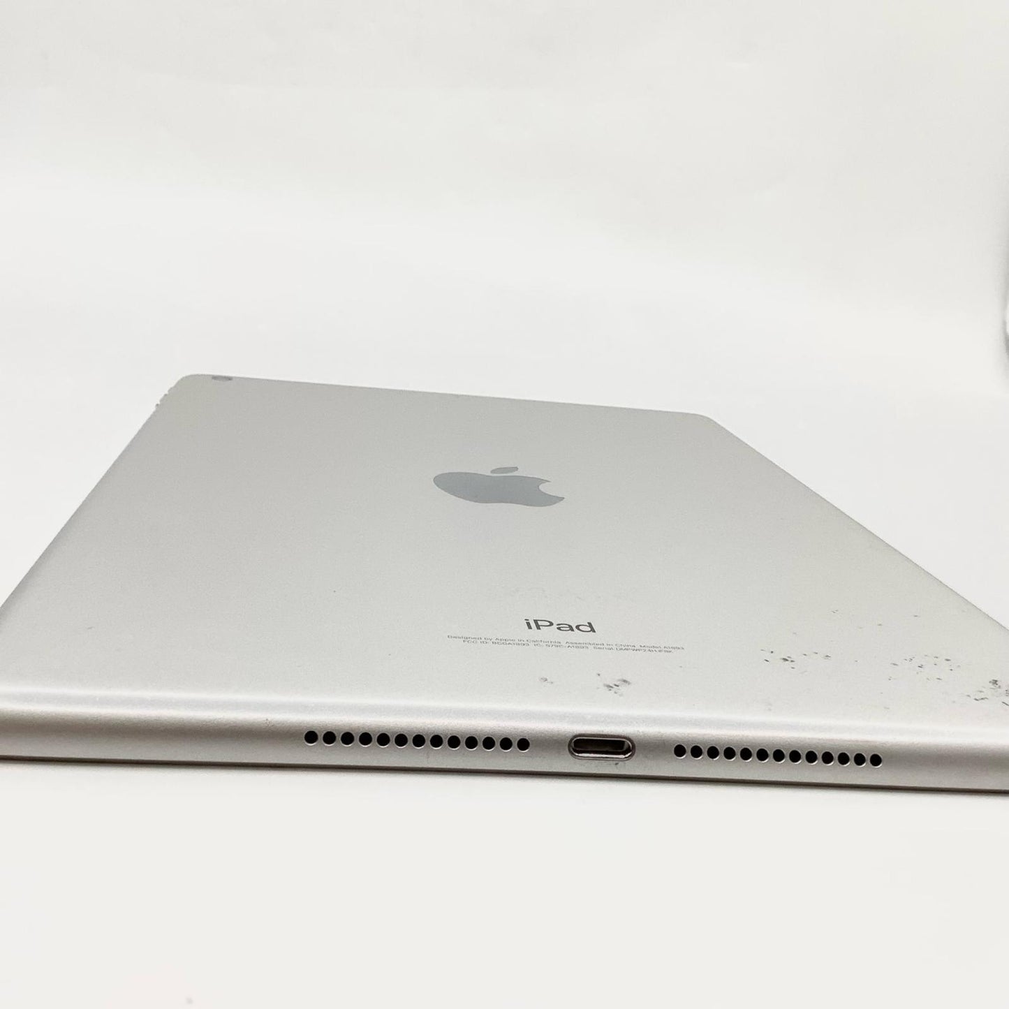 【全額返金保証】【最速発送】Apple iPad 第6世代 32GB シルバー Wi-Fi 動作確認済