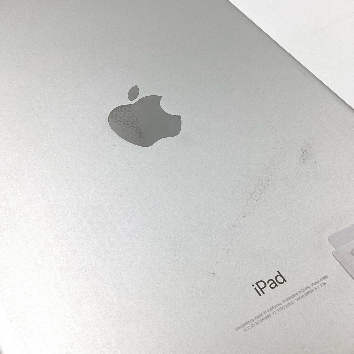 【全額返金保証】【最速発送】Apple iPad 第6世代 32GB シルバー Wi-Fi 動作確認済