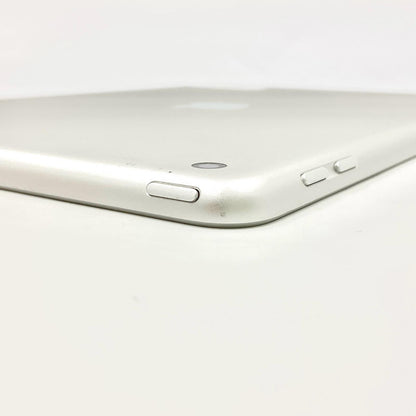 【全額返金保証】【最速発送】Apple iPad 第6世代 32GB シルバー Wi-Fi 動作確認済
