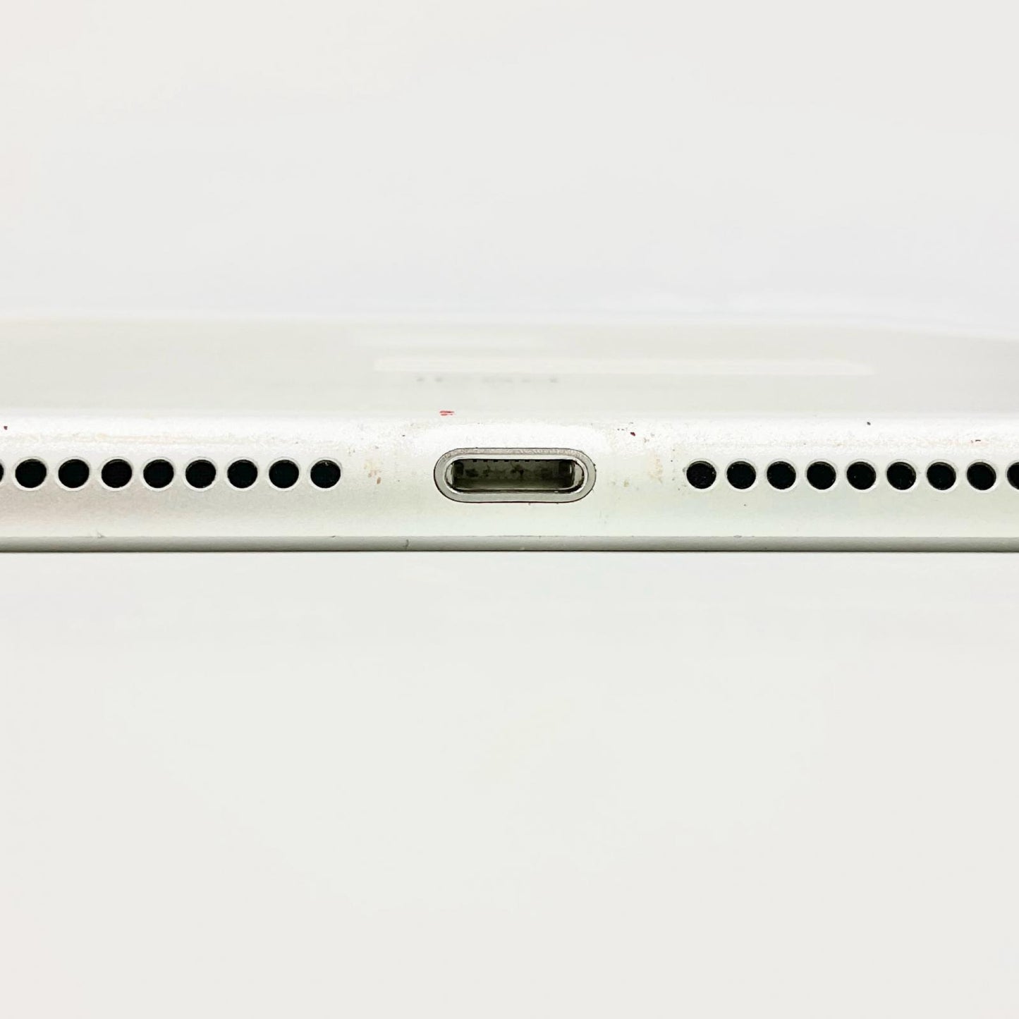 【全額返金保証】【最速発送】Apple iPad 第6世代 32GB シルバー Wi-Fi 動作確認済