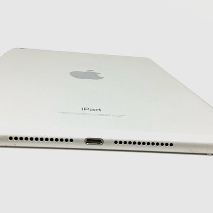 【全額返金保証】【最速発送】Apple iPad 第6世代 32GB シルバー Wi-Fi 動作確認済