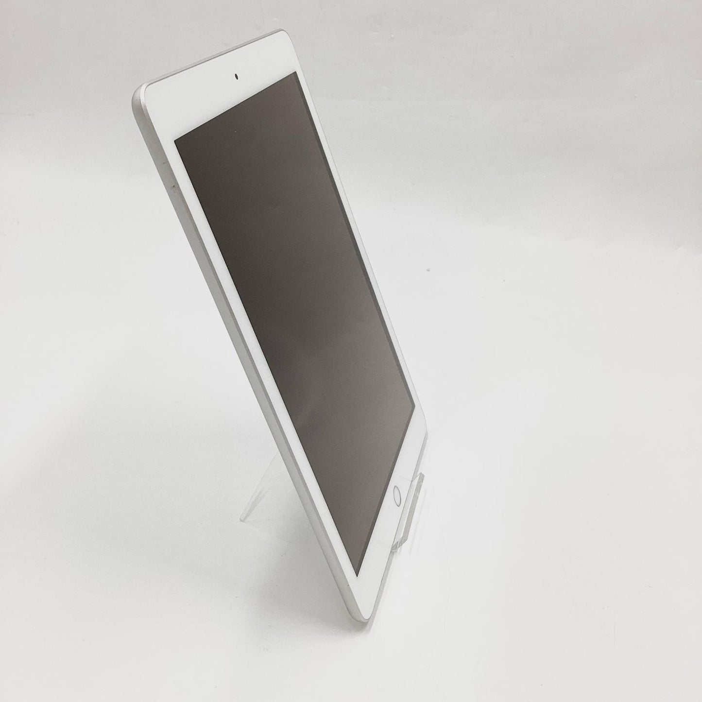 【全額返金保証】【最速発送】Apple iPad 第6世代 32GB シルバー Wi-Fi 動作確認済