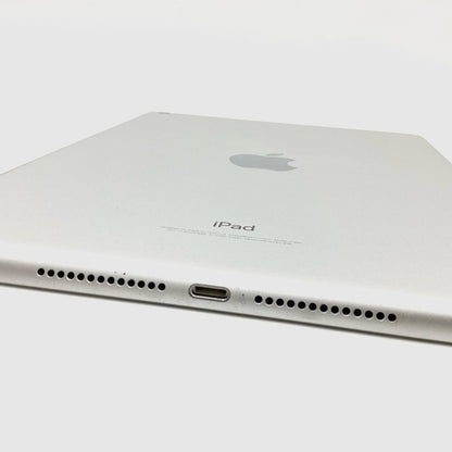 【全額返金保証】【最速発送】Apple iPad 第6世代 32GB シルバー Wi-Fi 動作確認済