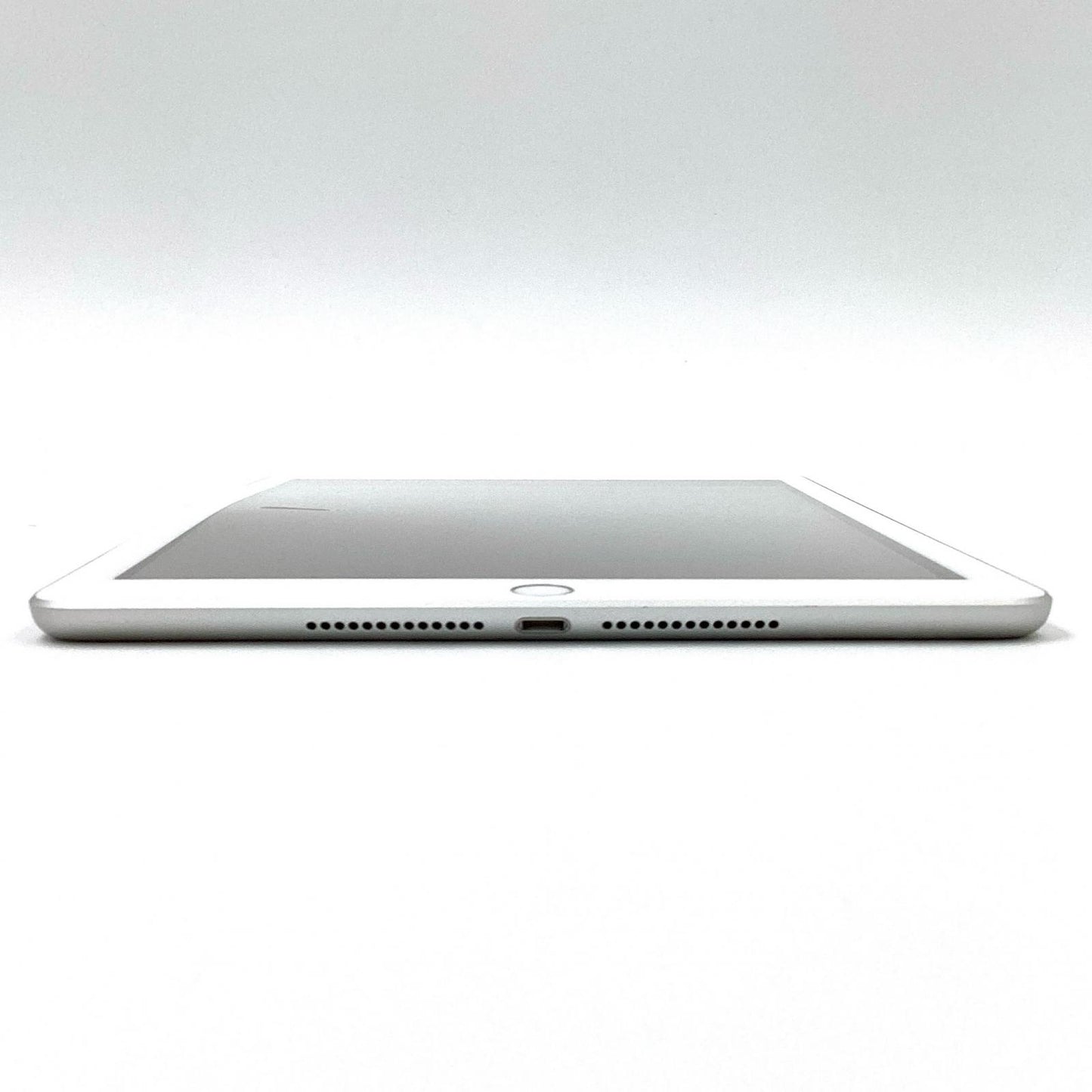 【全額返金保証】【最速発送】Apple iPad 第6世代 32GB シルバー Wi-Fi 動作確認済