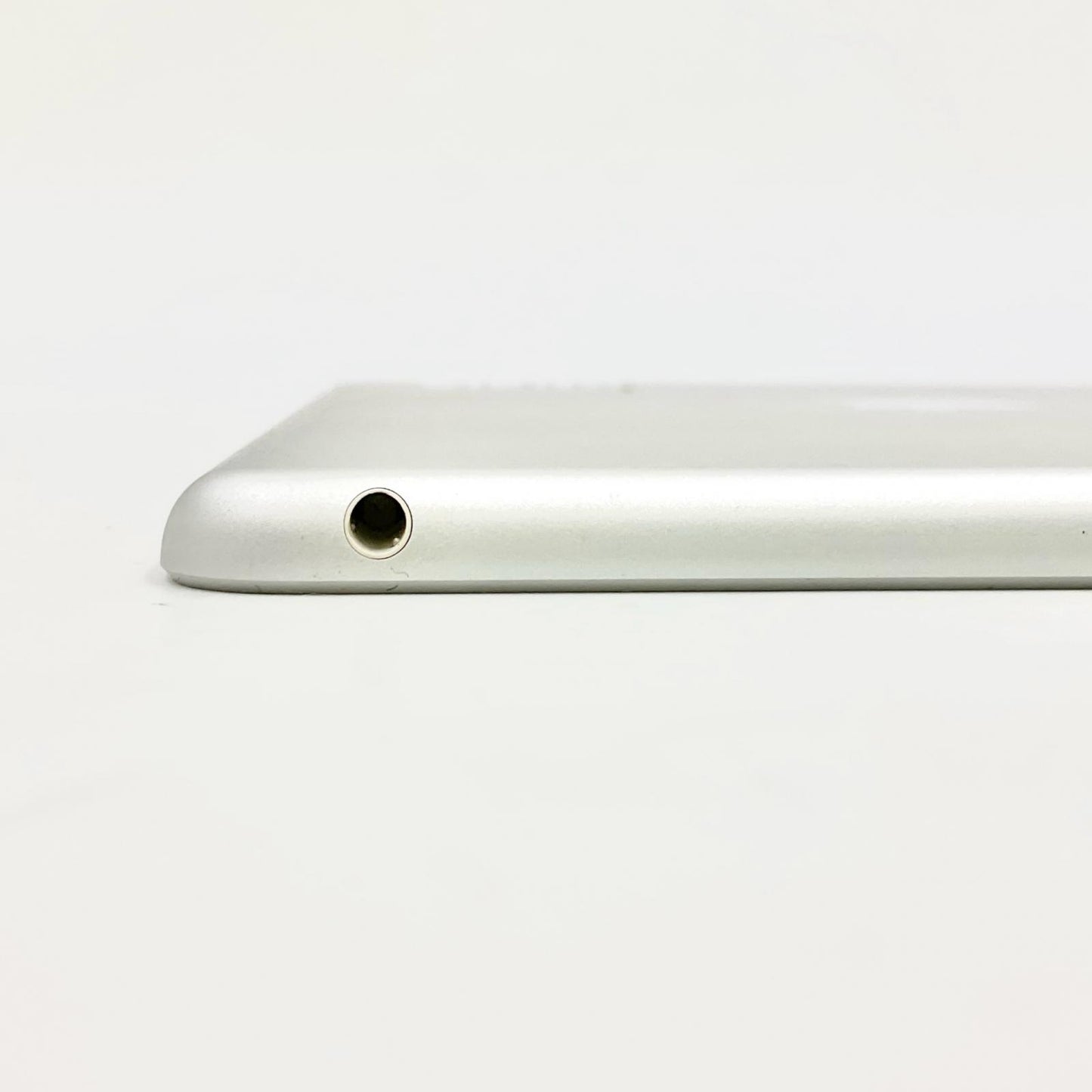 【全額返金保証】【最速発送】Apple iPad 第6世代 32GB シルバー Wi-Fi 動作確認済