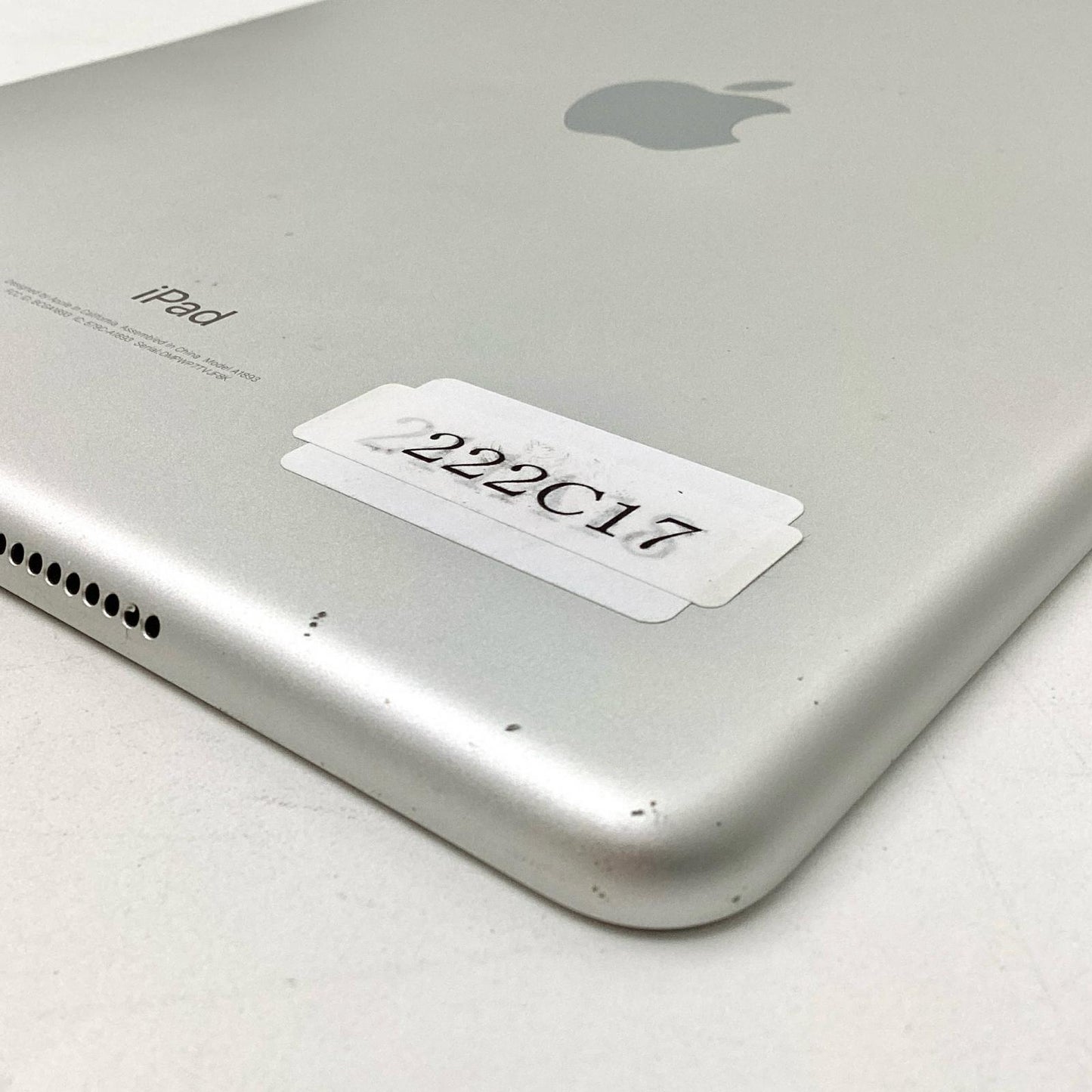 【全額返金保証】【最速発送】Apple iPad 第6世代 32GB シルバー Wi-Fi 動作確認済