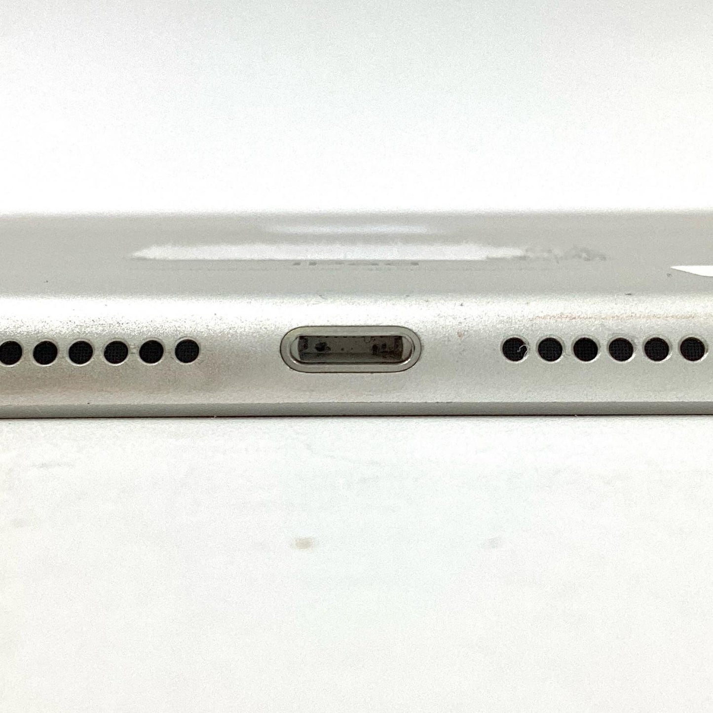 【全額返金保証】【最速発送】Apple iPad 第6世代 32GB シルバー Wi-Fi 動作確認済
