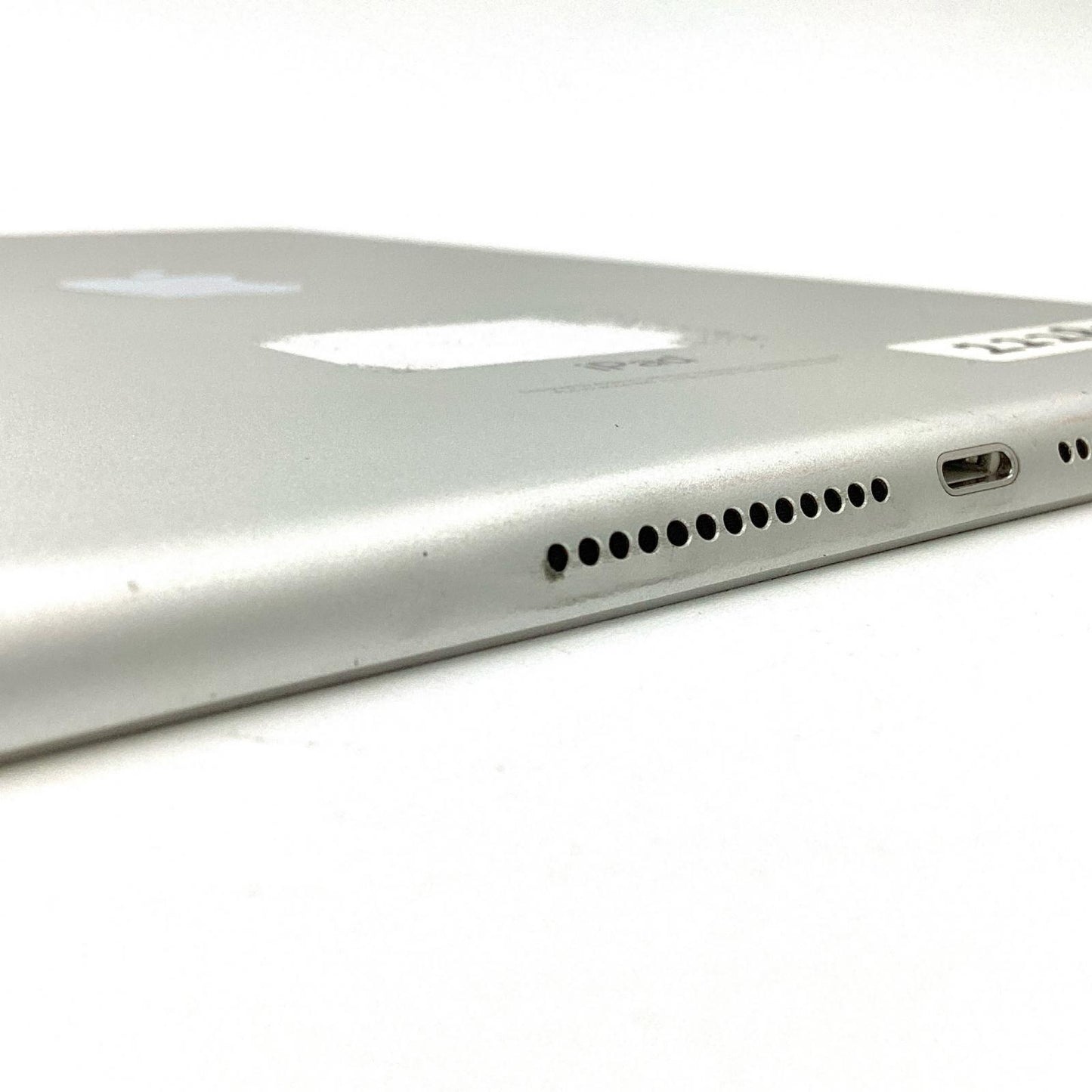 【全額返金保証】【最速発送】Apple iPad 第6世代 32GB シルバー Wi-Fi 動作確認済