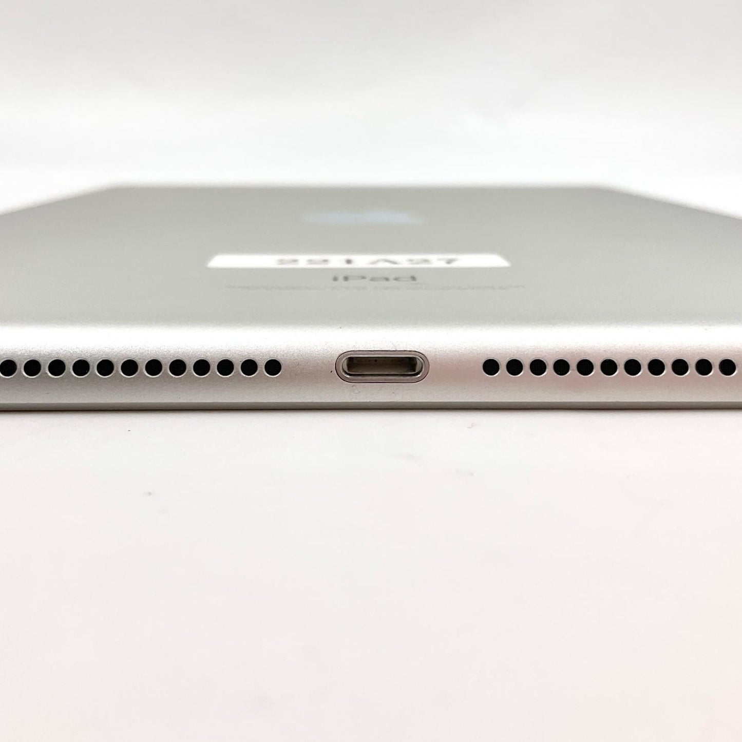 【全額返金保証】【最速発送】Apple iPad 第6世代 32GB シルバー Wi-Fi 動作確認済