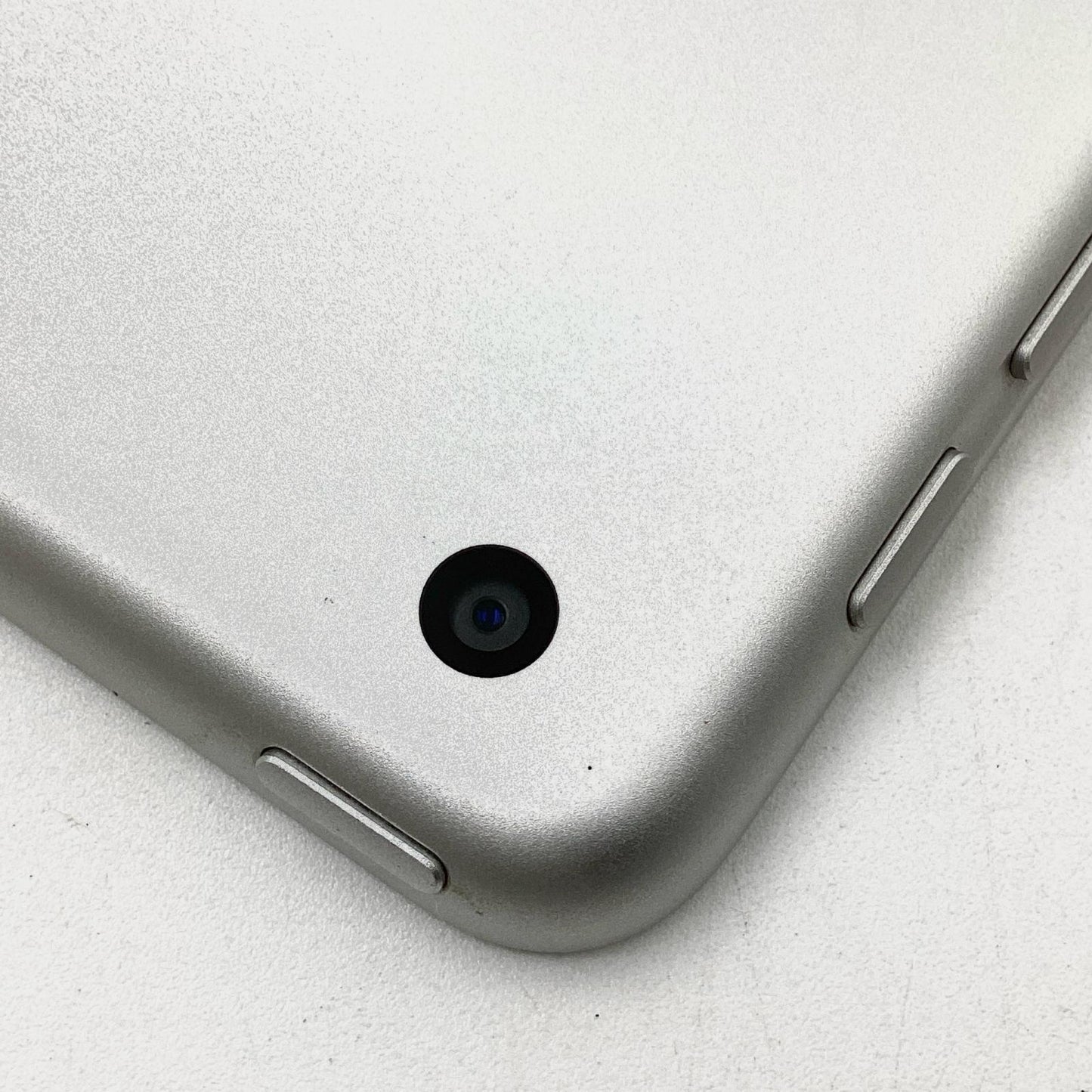 【全額返金保証】【最速発送】Apple iPad 第6世代 32GB シルバー Wi-Fi 動作確認済